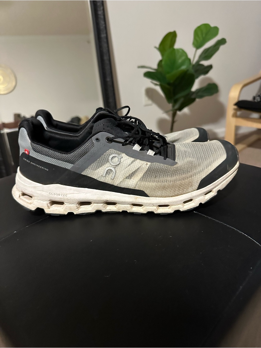 On Running Cloudstratus Men's Running Shoes - Black & Gray
